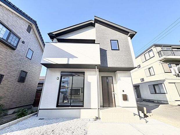 車通りの少ない閑静な住宅地、のびのびした子育てに適します。