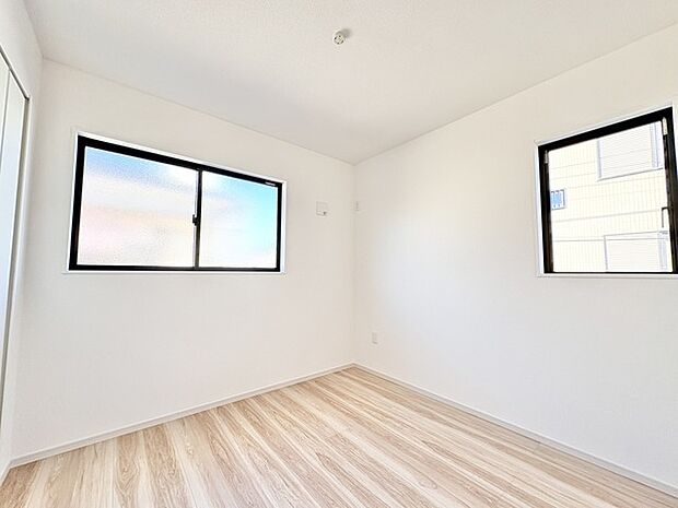 子供部屋には丁度良い洋室。