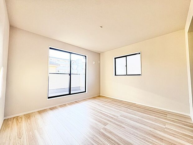 洋室は子供部屋にもちょうどいいサイズ感。