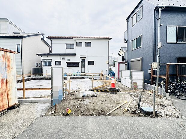 基礎から完成済みの住まいまで、各工程をご確認いただけます。