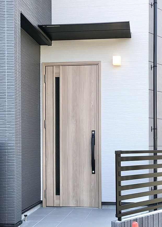 玄関の印象はいかがでしょうか?入口からご覧ください。
