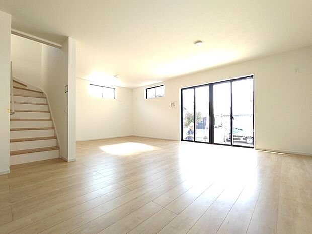 心地よい光が広がる、開放感あふれる空間。