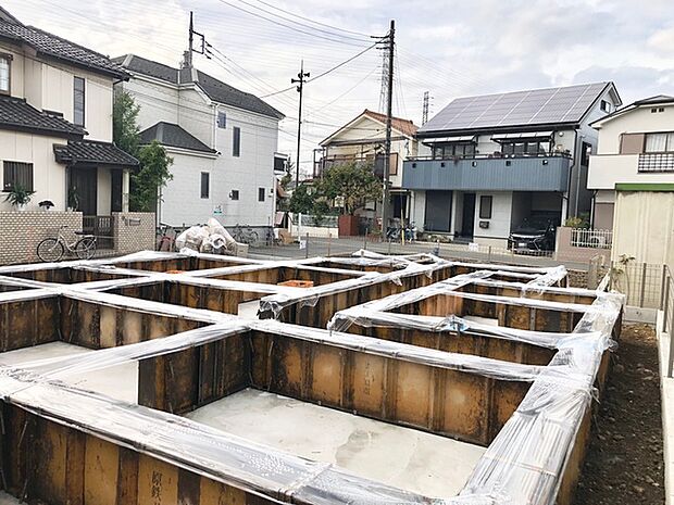 基礎から完成済みの住まいまで、各工程をご確認いただけます。