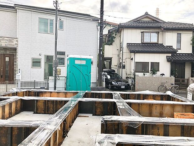 南向きに開口部を設けた設計の家、明るさ重視のプランです。