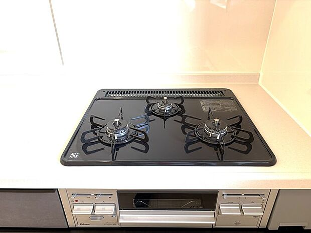 シンプルで機能的なキッチン空間