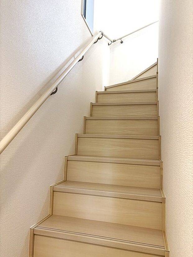 2階から3階への階段室
