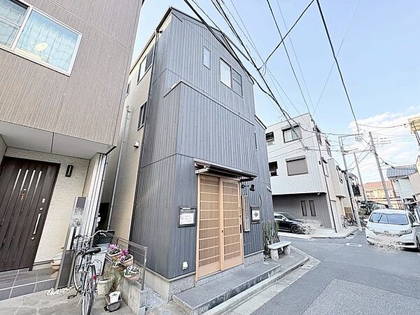 趣のある和モダンな外観。