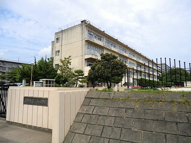 三郷市立彦糸小学校（1200m）