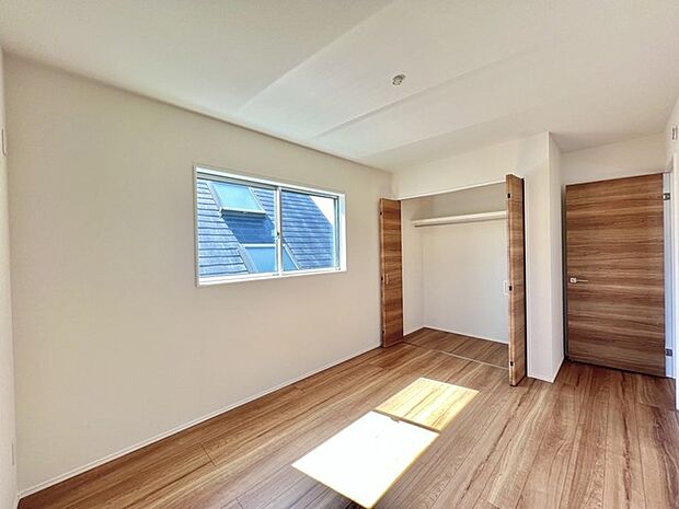 子供部屋にも嬉しい全居室収納スペース。