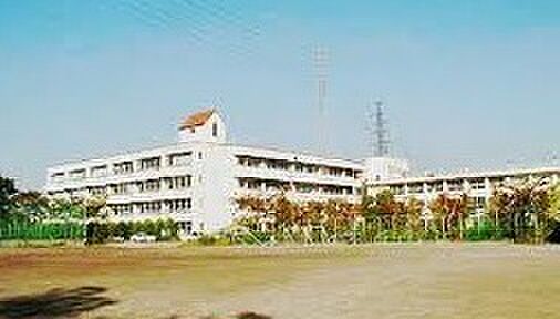 草加市立谷塚中学校（631m）