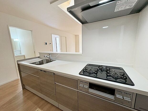 より一層料理が楽しくなるような広々キッチン。