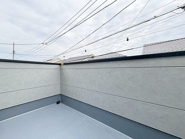 南側バルコニーでお洗濯ものはいつもカラッと乾きます。