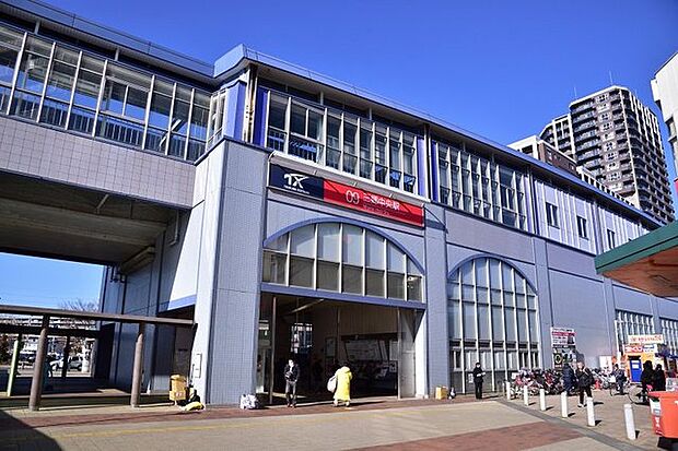 三郷中央駅(3200m)