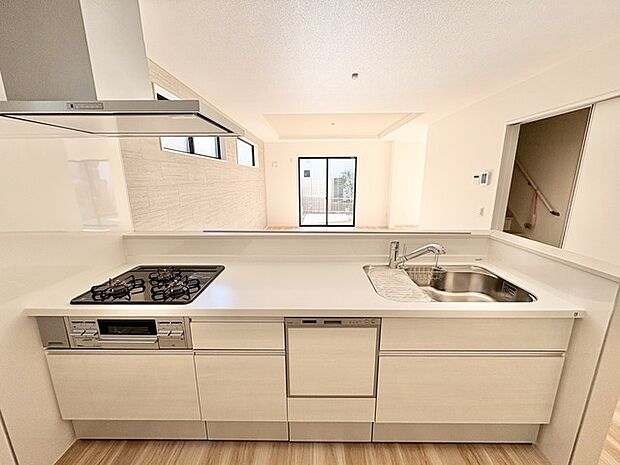 清潔感あふれる広々とした空間が、日々の暮らしに彩りを与えます。