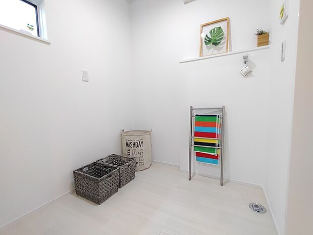 広めの脱衣・ランドリースペース