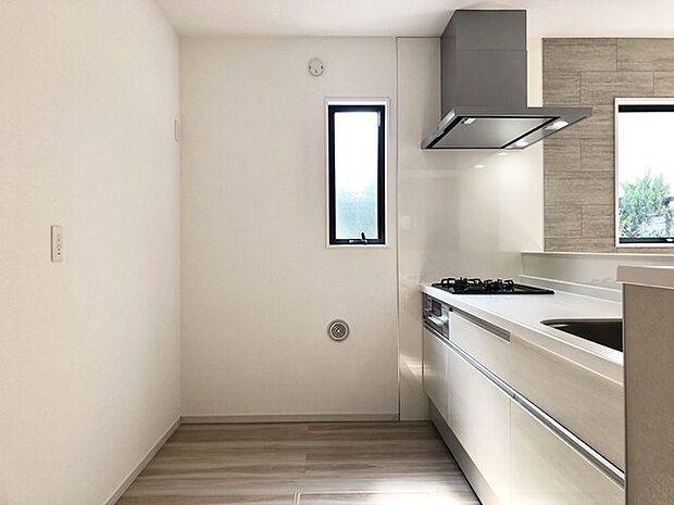 対面キッチンがご家族の温かい時間を演出。