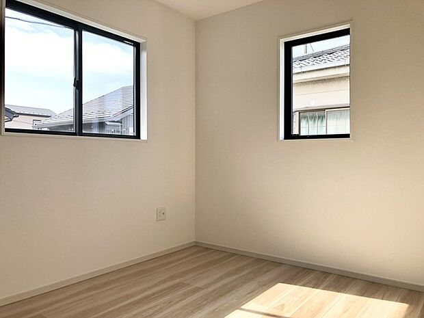 子供部屋には丁度良い洋室。サイズは4.9帖。