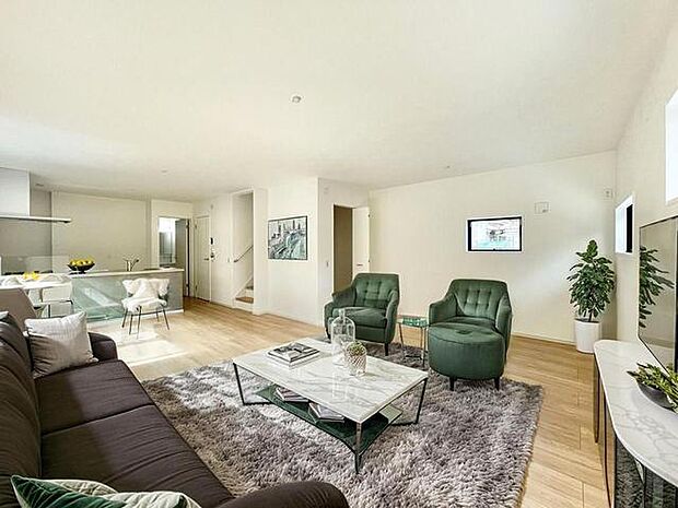 家族が自然に集りそうな広さが魅力のLDK。 本画像はCGで作成しており、実際に現地に家具は置かれておりません。また、価格に家具は含まれておりません。