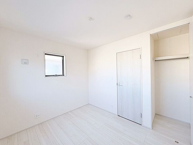 子供部屋には丁度良い洋室。サイズは5．25帖。