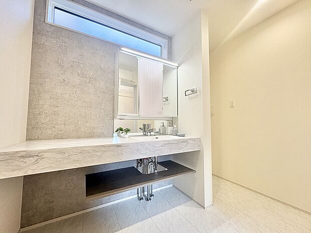 洗練されたデザインと柔らかな光が心地よい空間