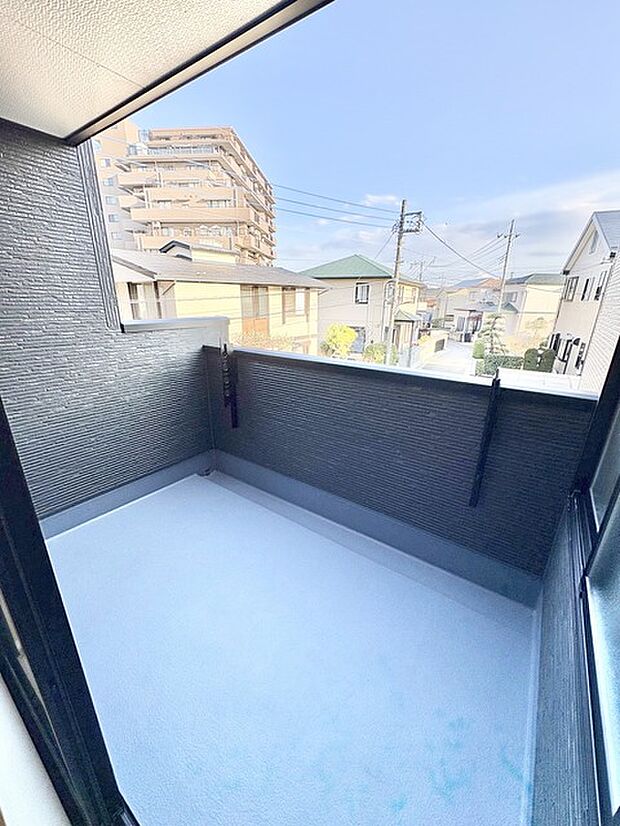 南向きバルコニーでお洗濯ものはいつもカラッと乾きます。