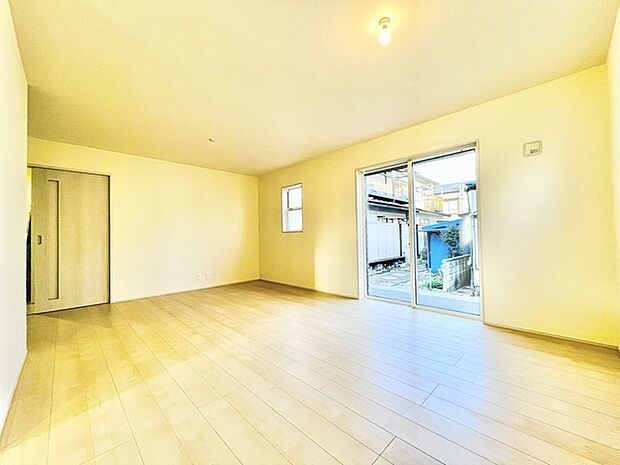 開放的なこの空間がお客様をお出迎えします。LDKは16.7帖。