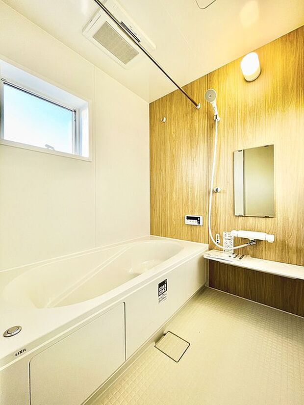 1坪広さを設けた浴室でゆったりバスタイム。