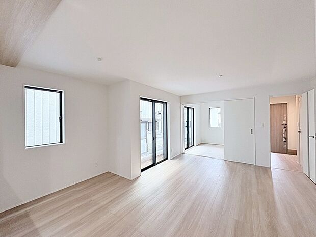 空間の広がりと調和が心地よい、穏やかな時間の流れる住まい