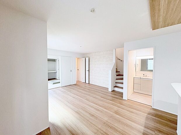 清々しい空間に、心地よい広がりと落ち着きを感じる住まい