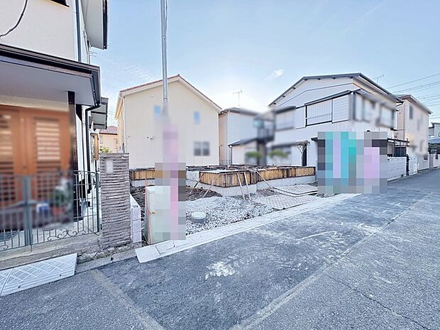 車通りの少ない閑静な住宅地、のびのびした子育てに適します。 