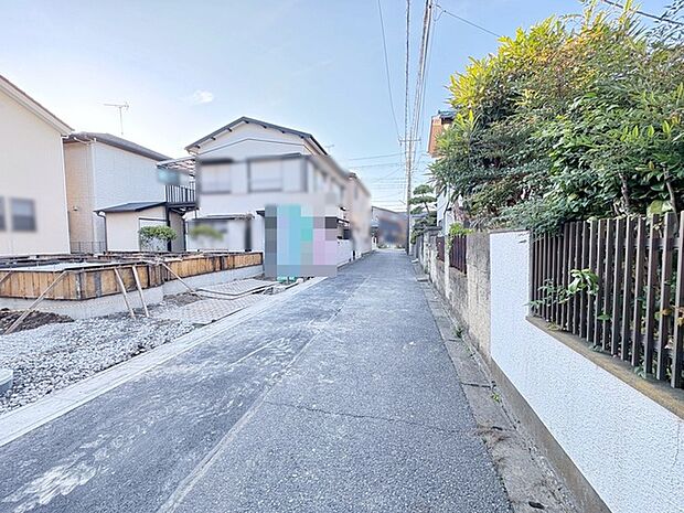 幅員こそやや狭くても、その分交通量が少なくて安心。