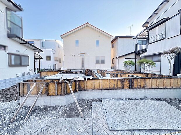 伊勢崎線越谷駅まで徒歩13分。この距離だと、運動不足も少し解消されるかも。