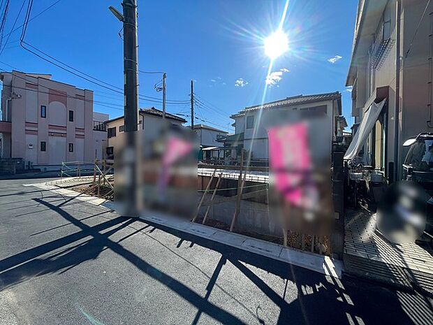 越谷駅まで徒歩13分。この距離だと、運動不足も少し解消されるかも。 