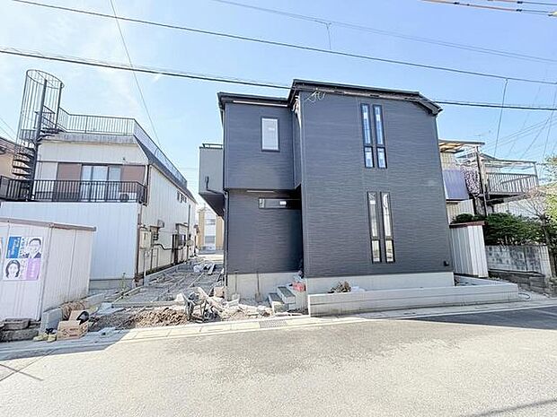 落ち着きのあるモダンな外観が佇む、新しい暮らしが始まる場所。