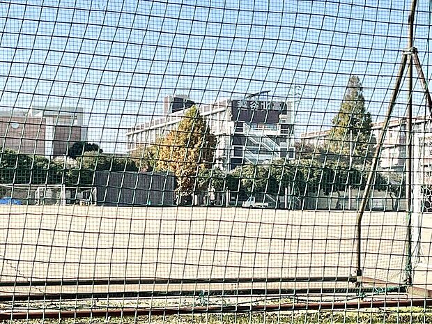 越谷北高等学校徒歩6分。（400m）