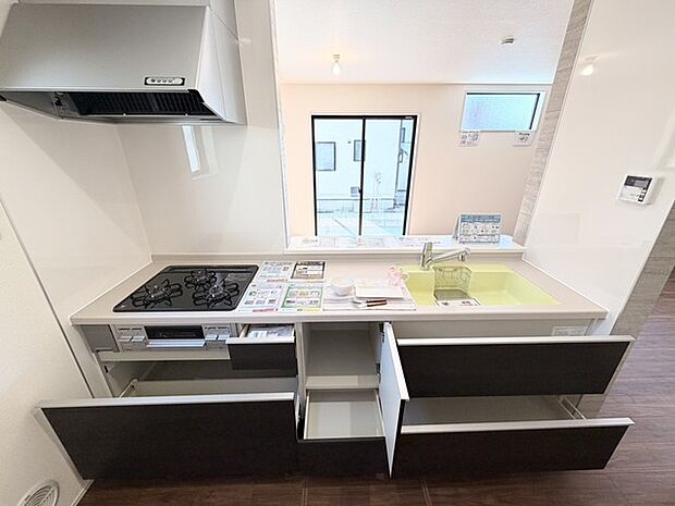 心地よい空間に、毎日を彩る機能美を。