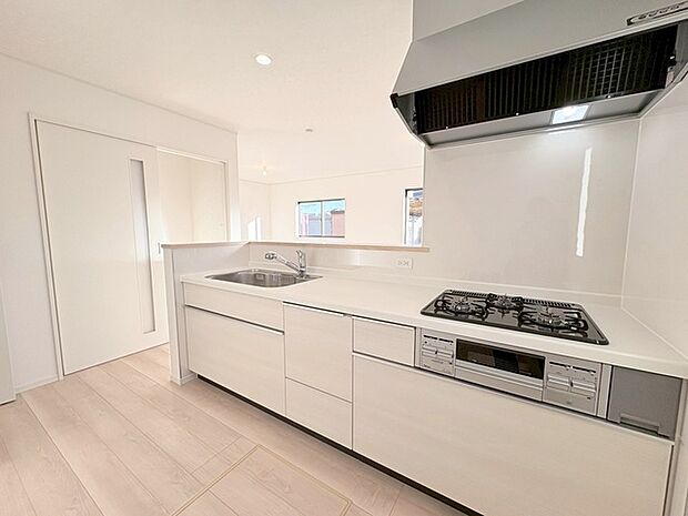 出来上がった料理をパートナーさんが運ぶなど、共同家事の時間が増えるかも。