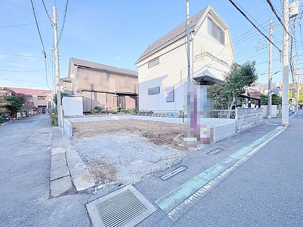 幅5．4Mの前面道路に6．9M分面しているので、車の出し入れも楽々です。