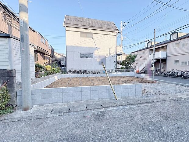 谷塚駅徒歩10分の近さ。 忙しい朝が助かる立地、 暮らしにゆとりが生まれます。 