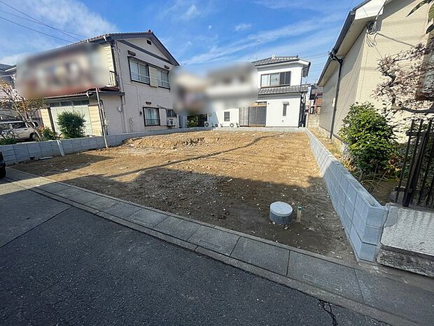 南道路に面した、陽当たり良好な物件です。 