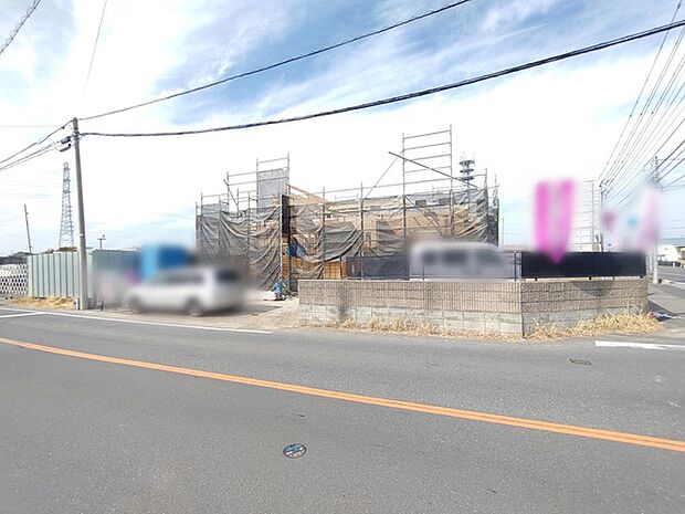 空と広がる大地が、穏やかな日常を予感させる景色。