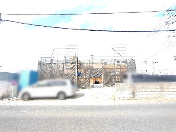 建設が進む、未来への期待を抱かせる風景