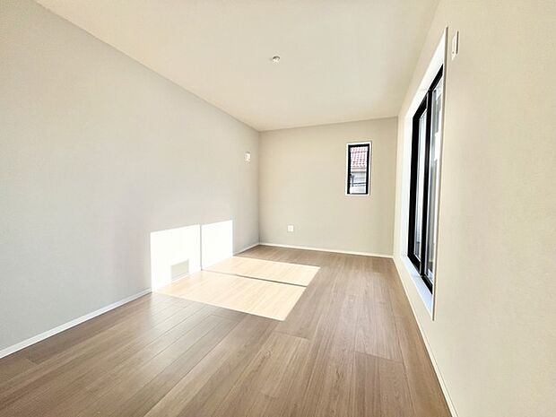 南から明るい光が射し込む、陽だまりの空間。 