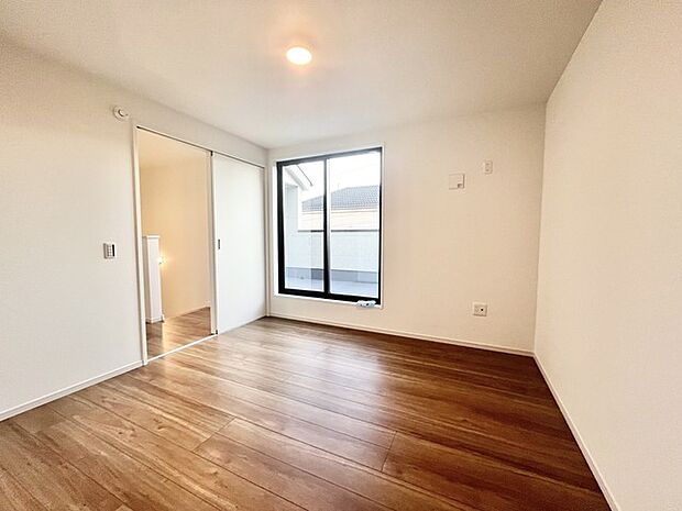 たっぷりの陽光に包まれる明るい住まい。 