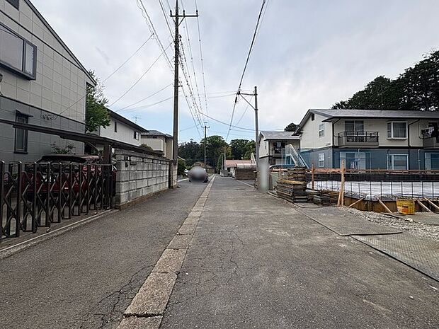 道路は5ｍほどになると駐車の際の停めやすさがかなり違ってきます。 