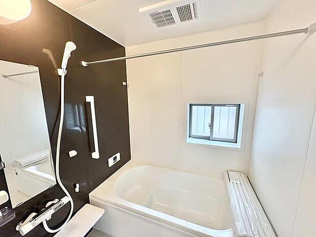 落ち着いた空間に、清潔感あふれるバスタイムを。