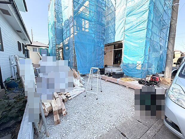 セカンドカーにも便利、駐車2台可の敷地。