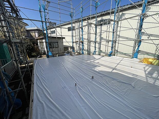 青空の下、広がる未来の空間に期待が膨らみます。