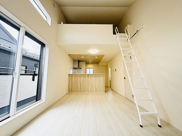 家族が自然に集りそうな広さが魅力のＬＤＫ。 