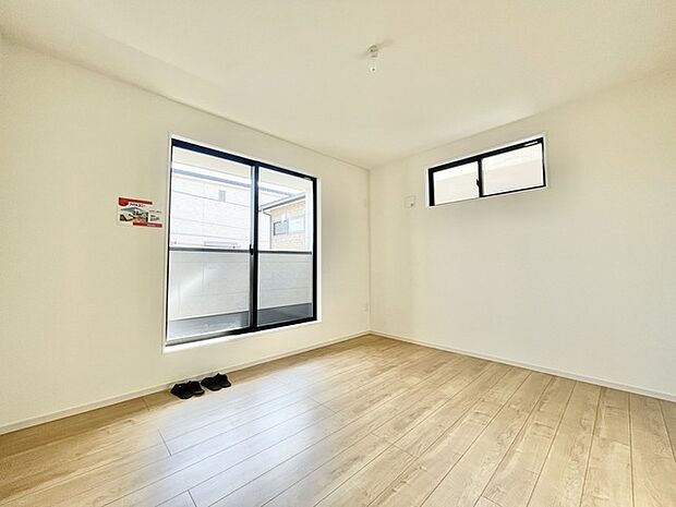 広々バルコニーから、たっぷり太陽の恵みが得られます。